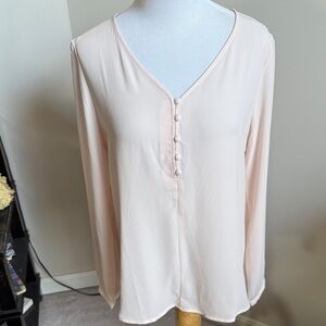 Ann Taylor Factory Light Pink Button-Front Blouse. Size medium. NWT